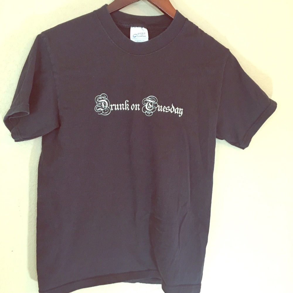 Black band graphic tee Drunk on Tuesday small euc